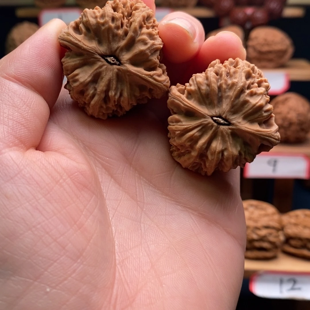 悍***匪南将石文玩核桃三角38