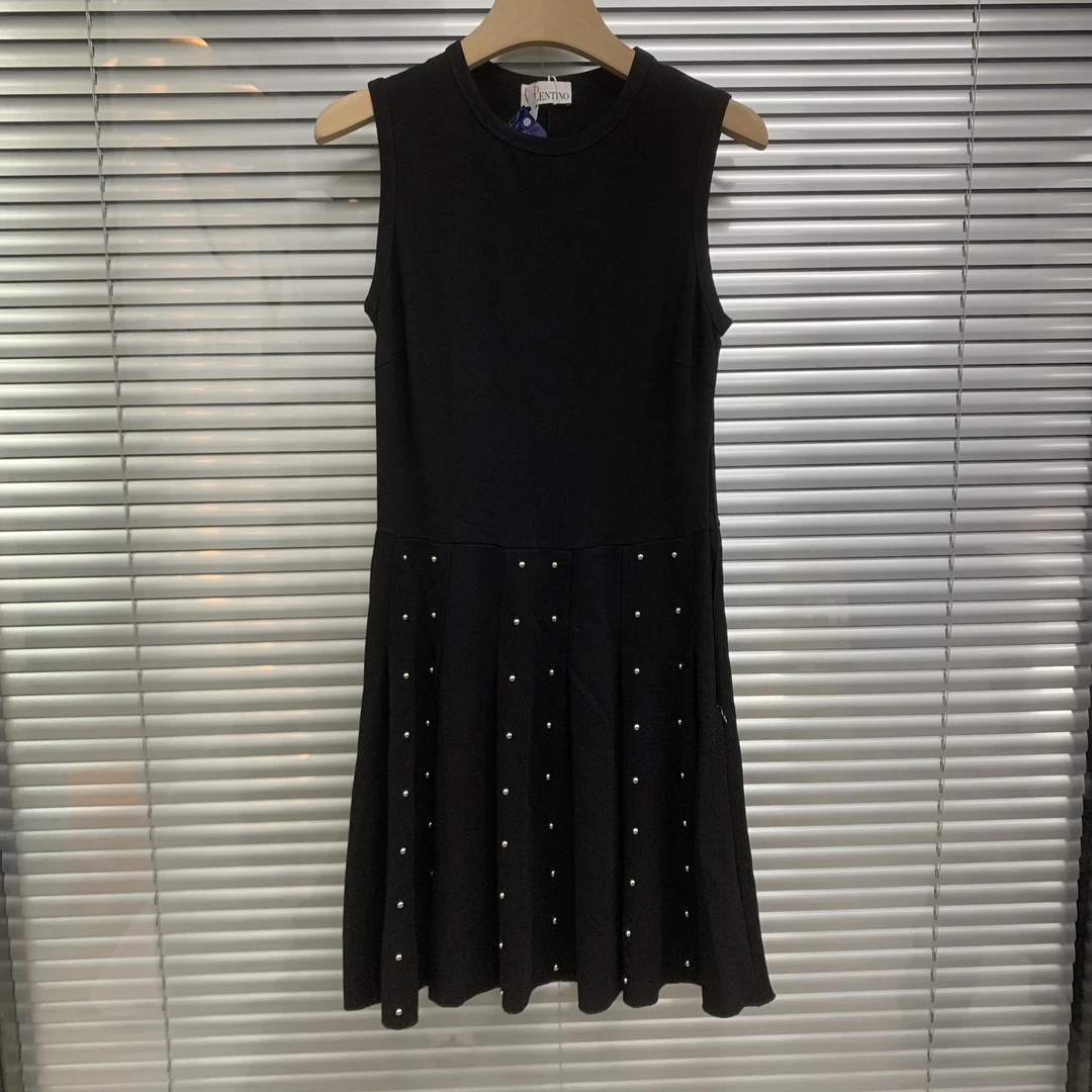 99新 Valentino/华伦天奴 无袖黑色连衣裙/XS码/H00031
