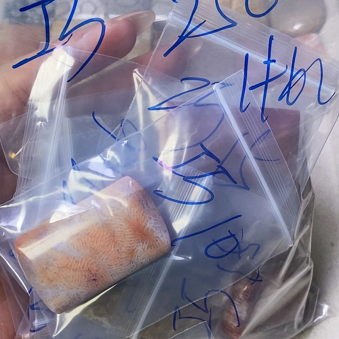 合金颈饰硅化玉巧*力