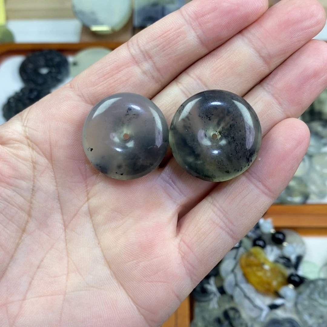 岫玉未镶嵌颈饰岫玉吊坠