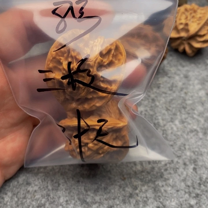 吊坠文玩核桃三棱