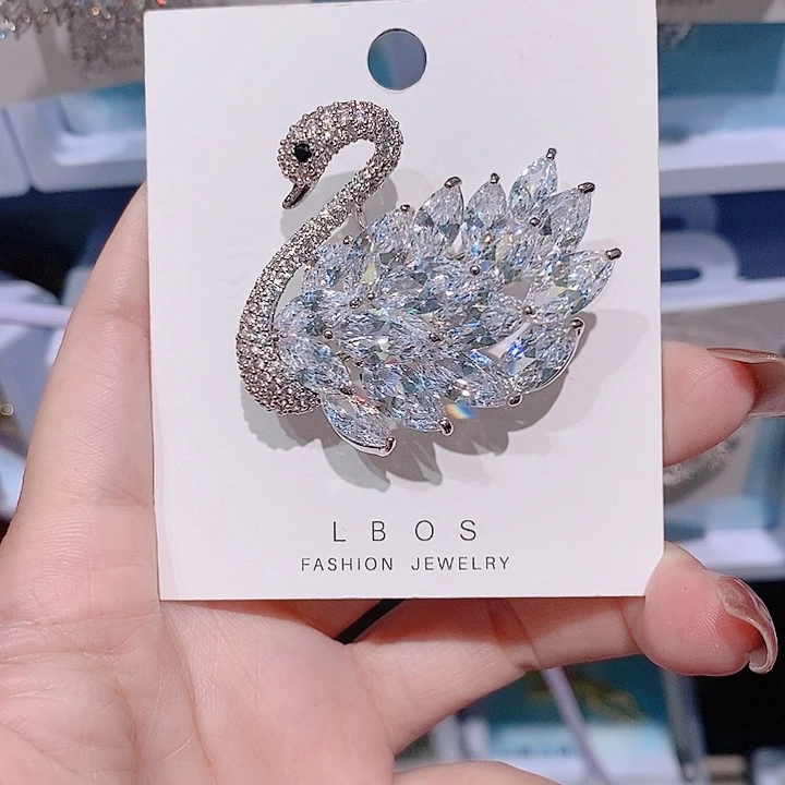 锆石铜合金天鹅胸针 经典款