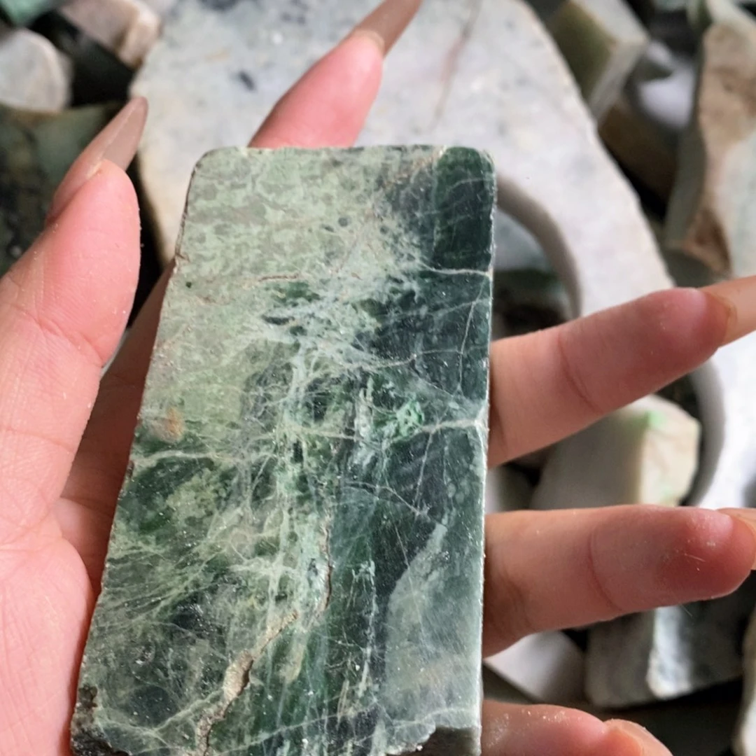 颈饰未镶嵌翡翠天然翡翠