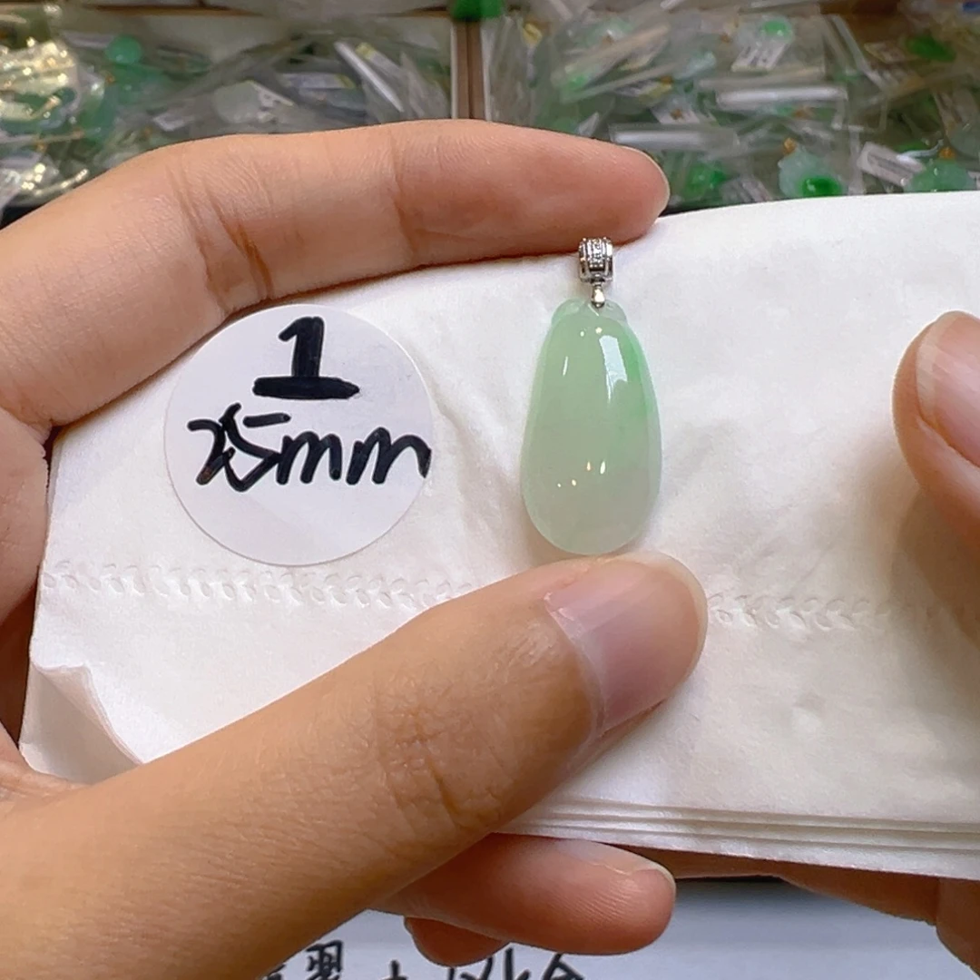 吊坠(不含链)18K金镶嵌翡翠