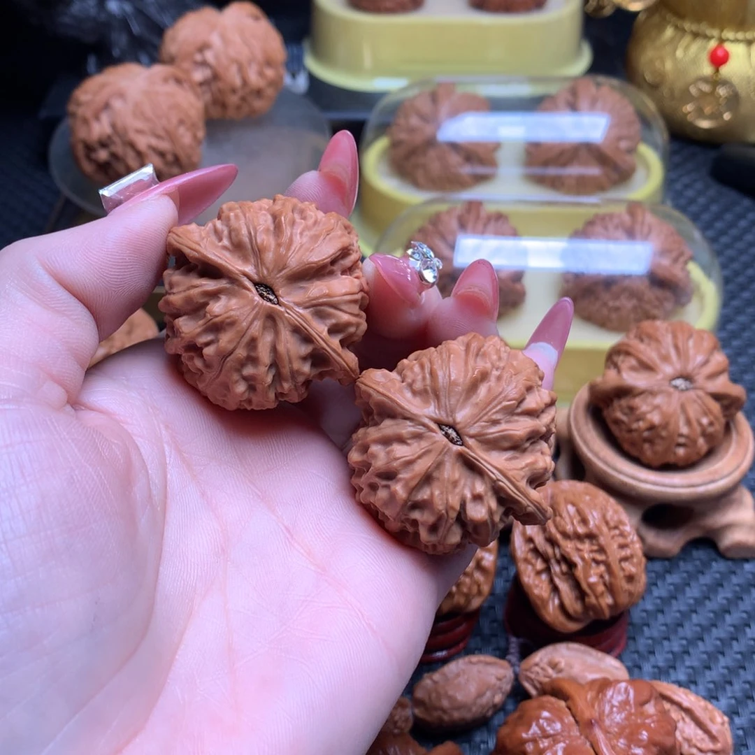 文玩核桃把件A*39金牛