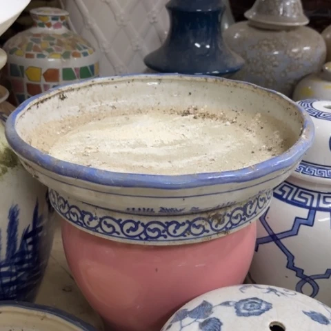 瓷片瑕疵陶罐。。。。。。。。。。。。。