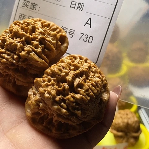 s***s桃核把件自产自销……