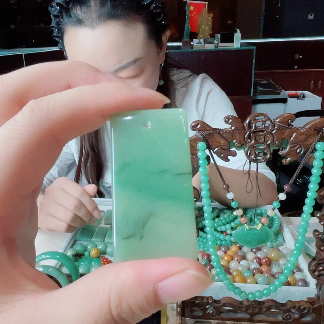 密玉（石英质玉）未镶嵌颈饰