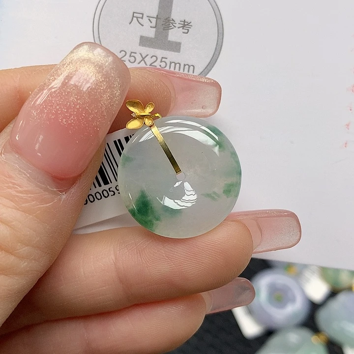 颈饰18K金镶嵌翡翠