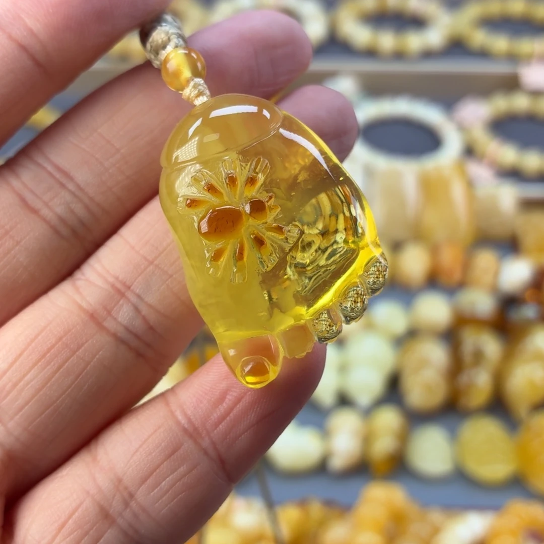 未镶嵌琥珀裸石知足常乐