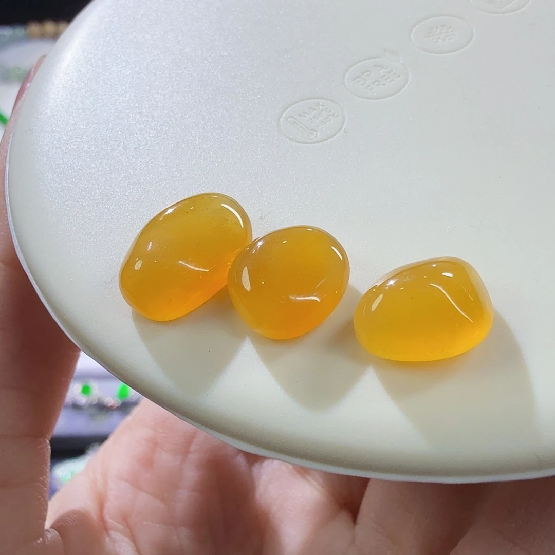 翡翠未镶嵌颈饰裸石