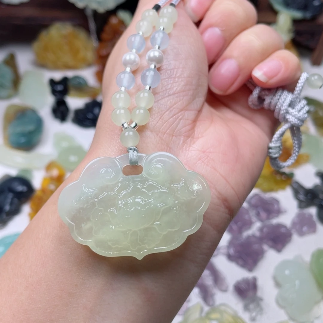 蛇纹石玉颈饰未镶嵌