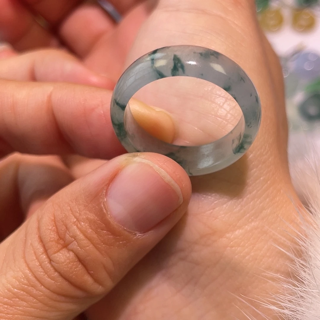 定制翡翠未镶嵌戒圈