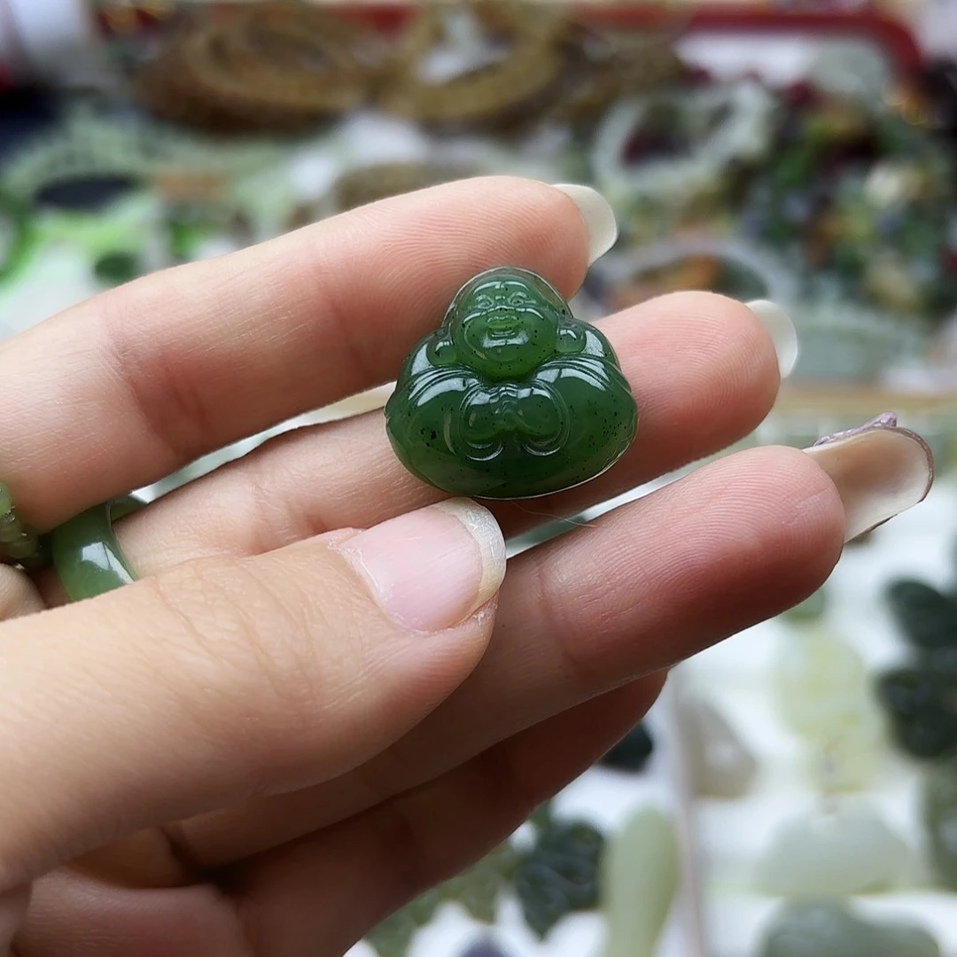 和田玉颈饰未镶嵌碧玉抱抱佛