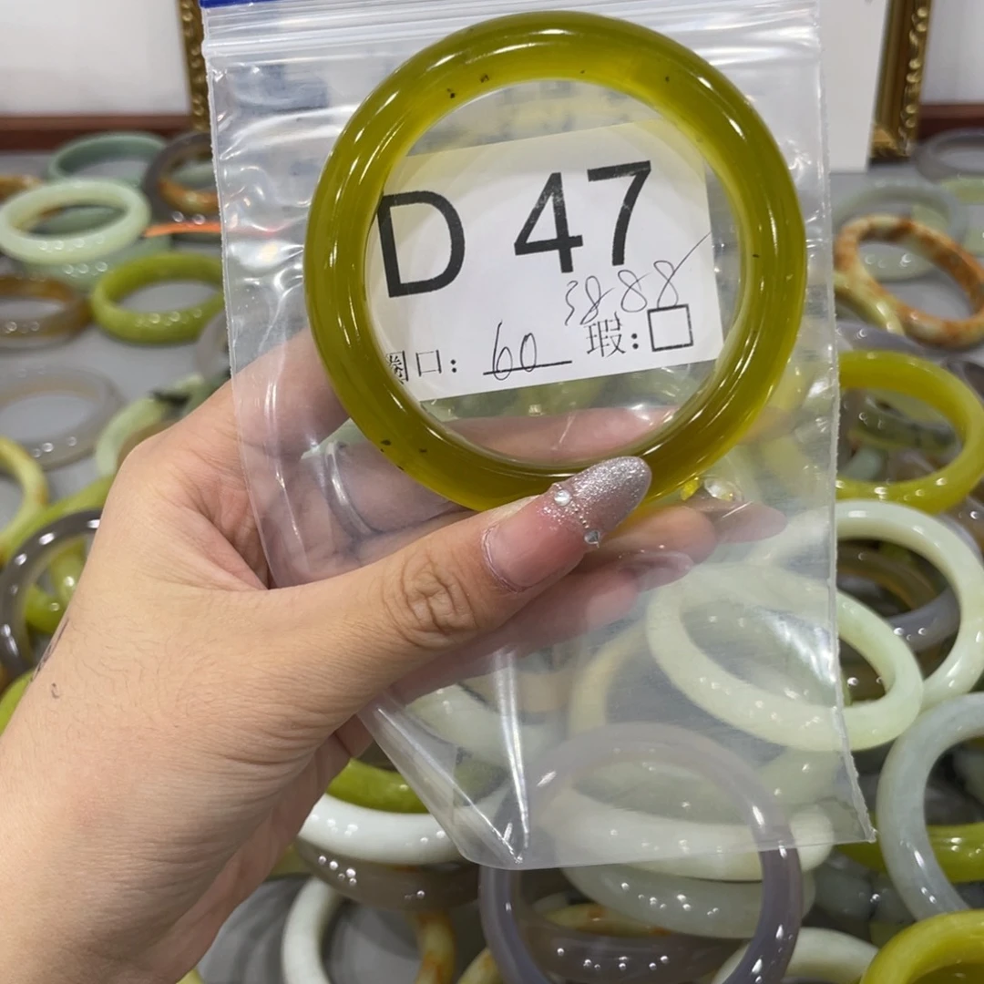 未镶嵌蛇纹石玉颈饰?***?