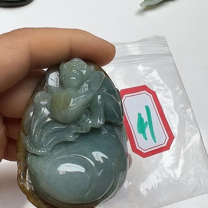 翡翠未镶嵌吊坠(不含链)格*熊