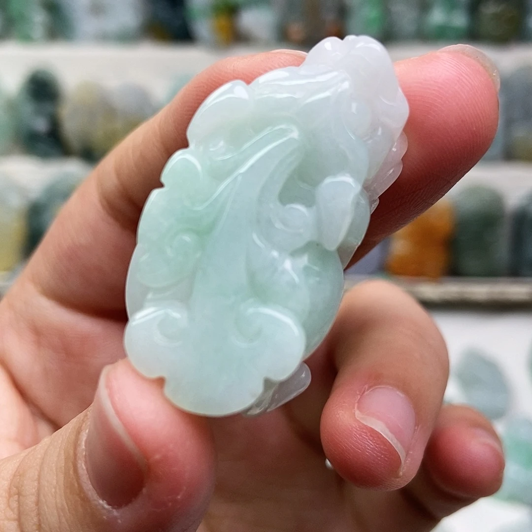 翡翠未镶嵌吊坠(赠链)