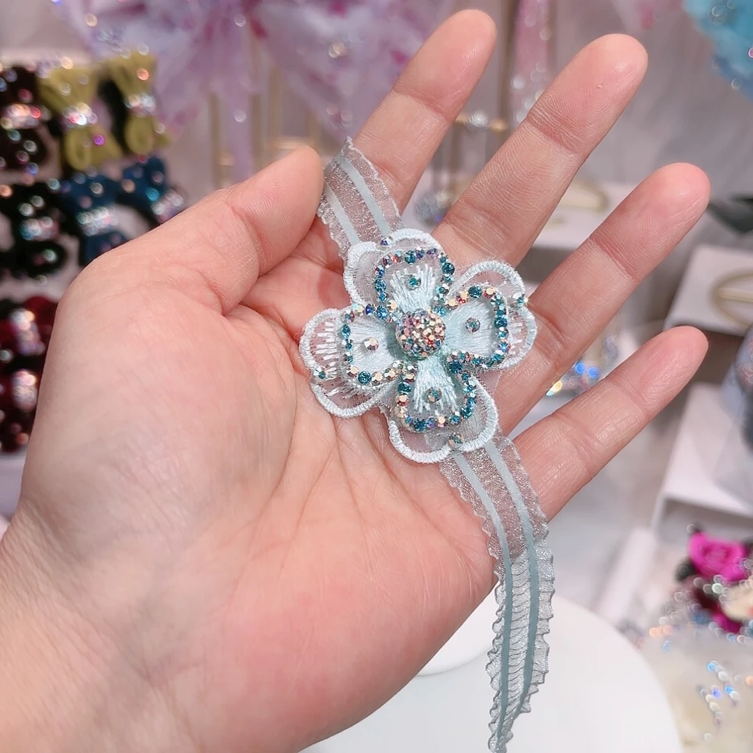 静****皮质铁合金四叶花