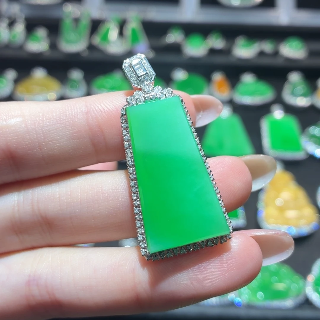 翡翠18K金镶嵌吊坠(不含链)110