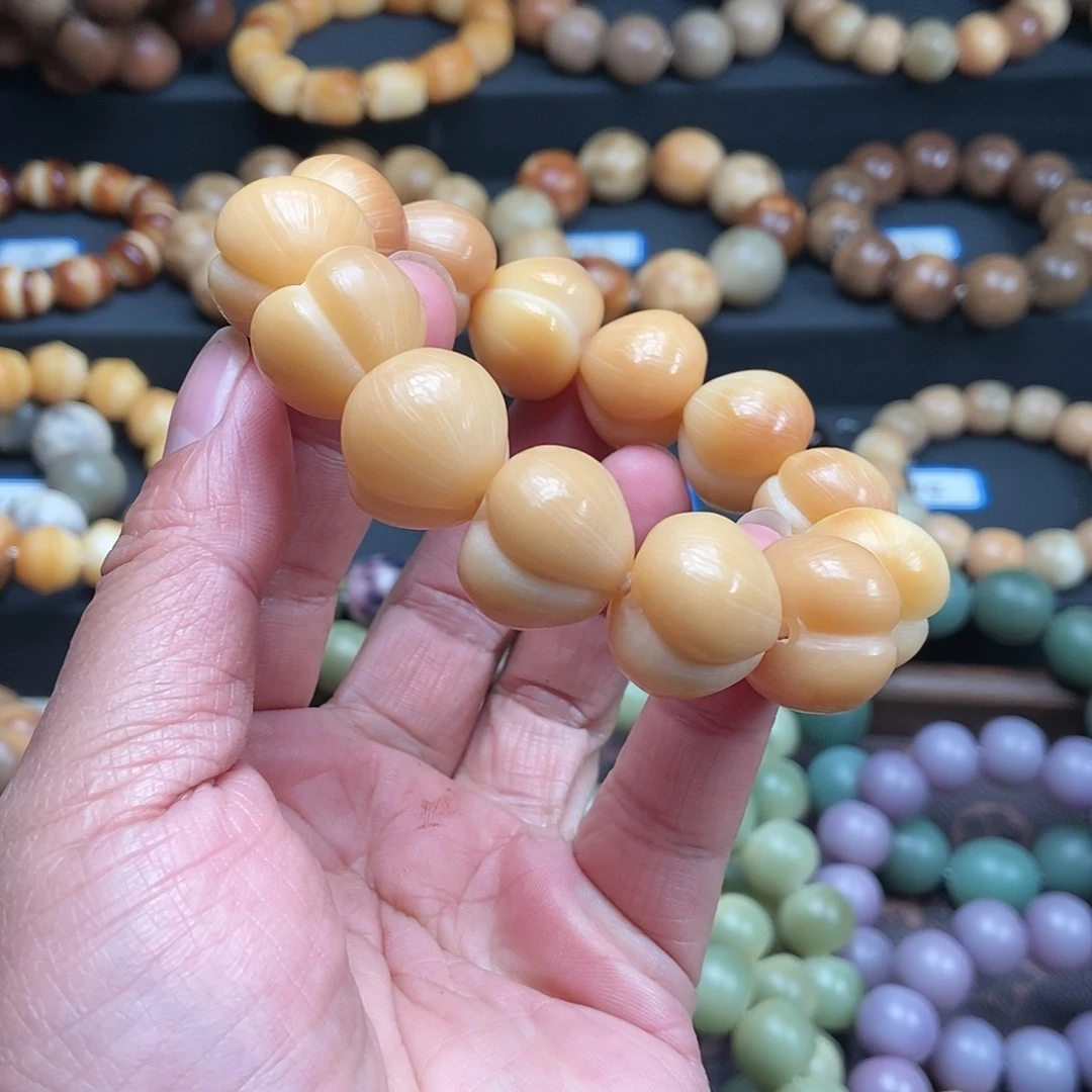 吊坠菩提根/象牙果20mm拉丝桃子