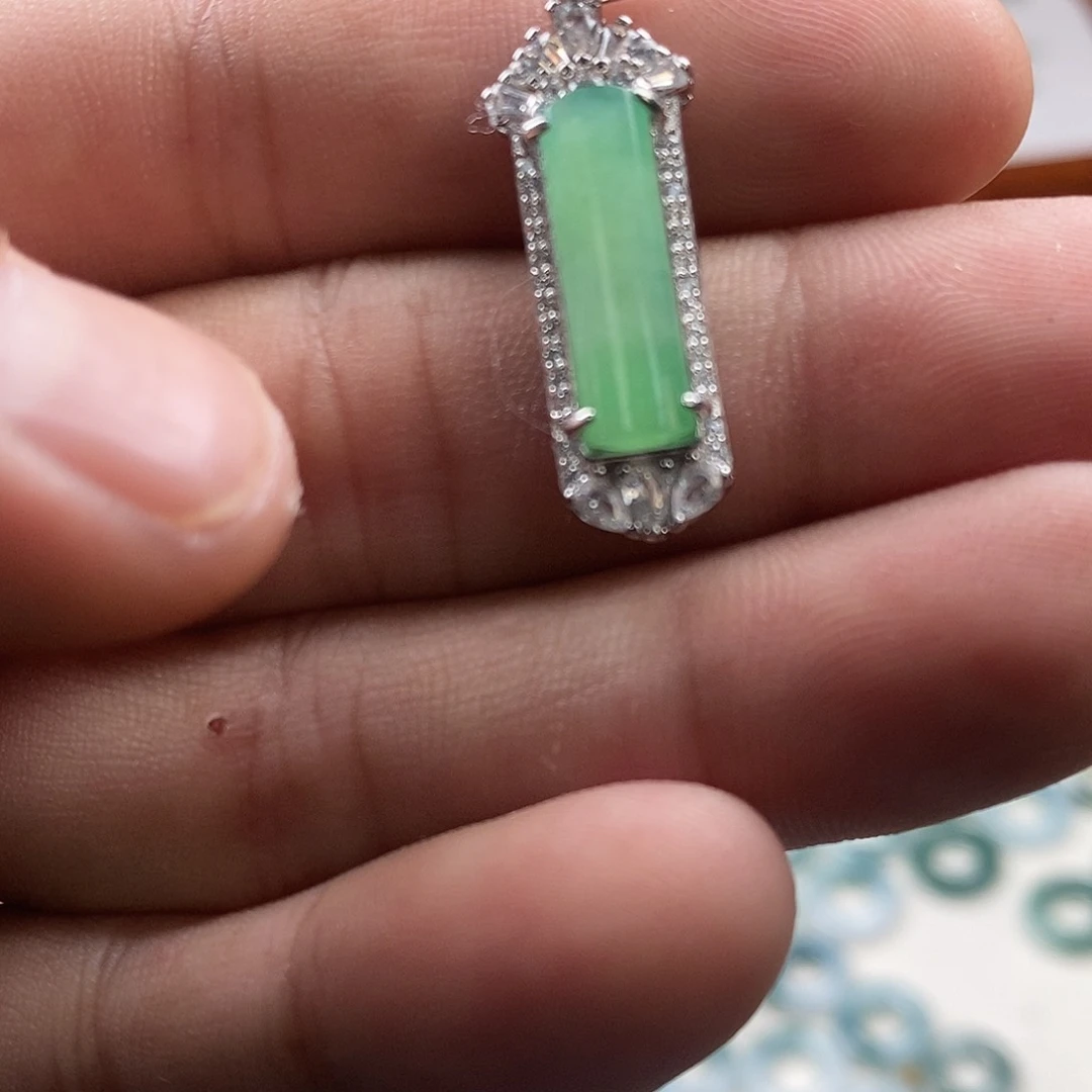 翡翠颈饰未镶嵌镶嵌柱