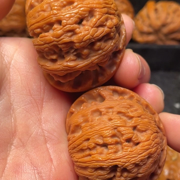 文玩核桃把件秦岭山脉核桃