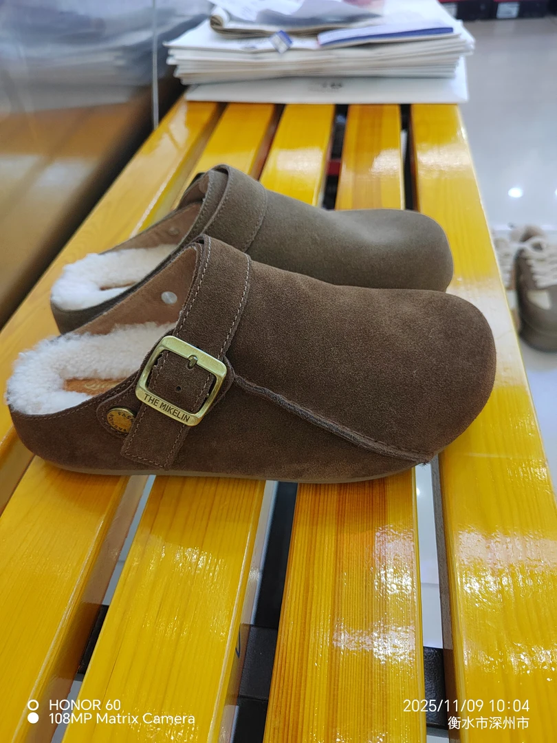 修面皮纯色皮带扣休闲风包头拖厚底休闲毛绒冬季居家加绒