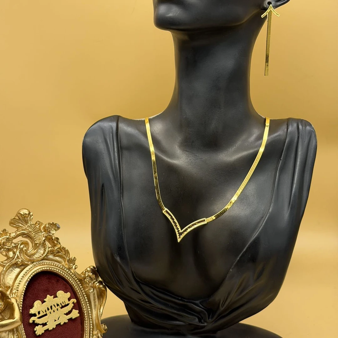 A播12.98g  足金999  套链e