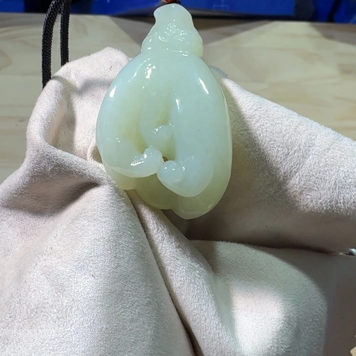 和田玉（糖玉）未镶嵌挂件