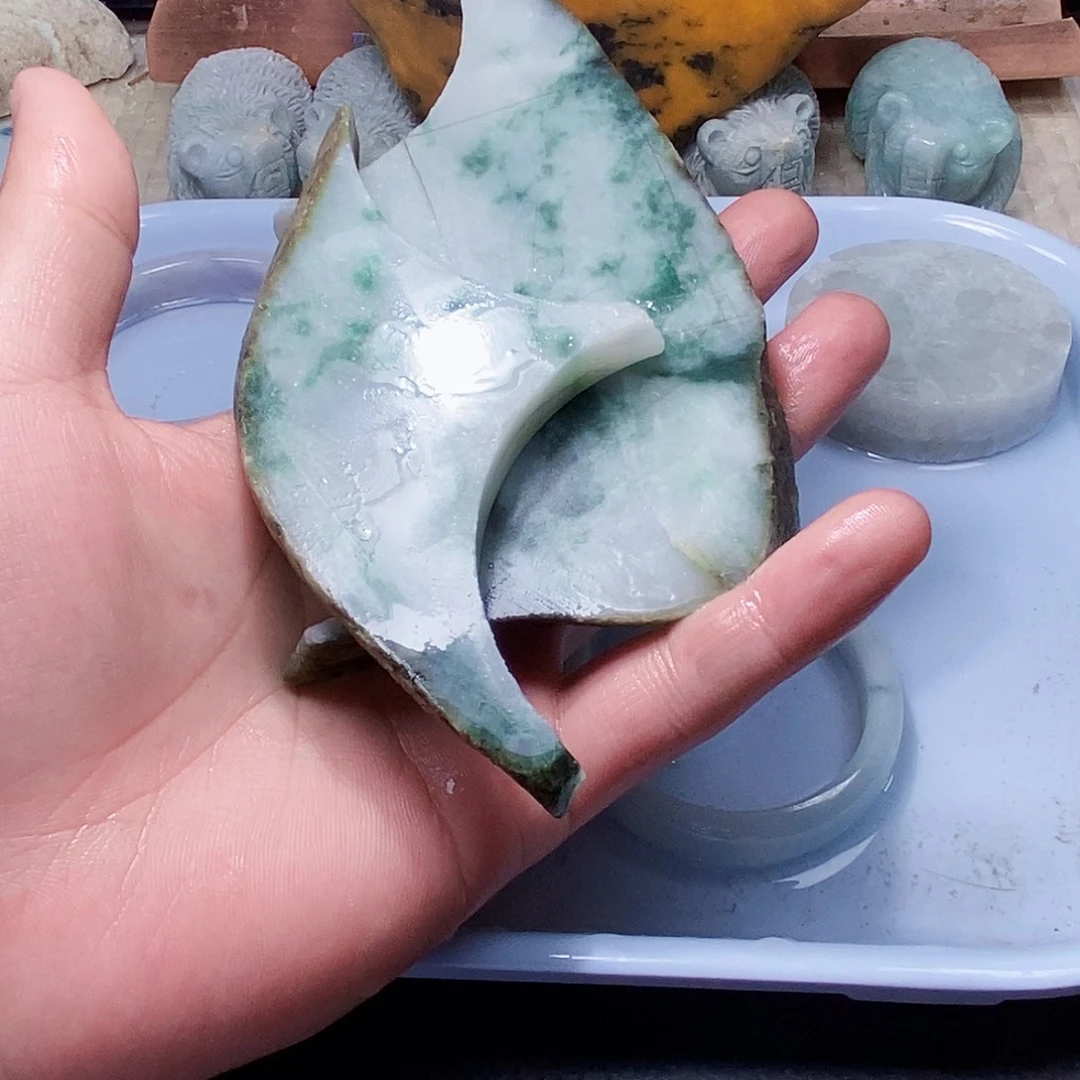 S***长翡翠未镶嵌颈饰588