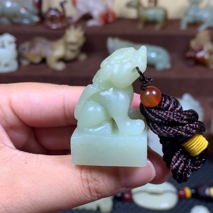 和田玉未镶嵌把件