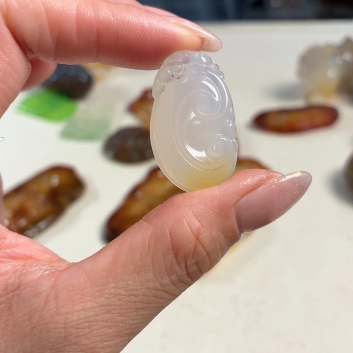 玛瑙/玉髓未镶嵌吊坠(不含链)