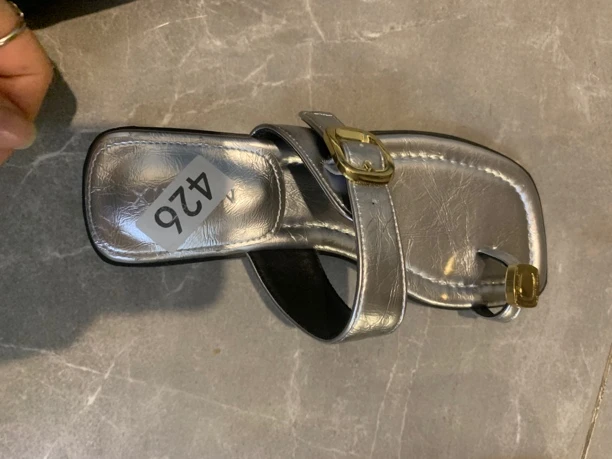 沙滩平底平底鞋纯色一字型银色