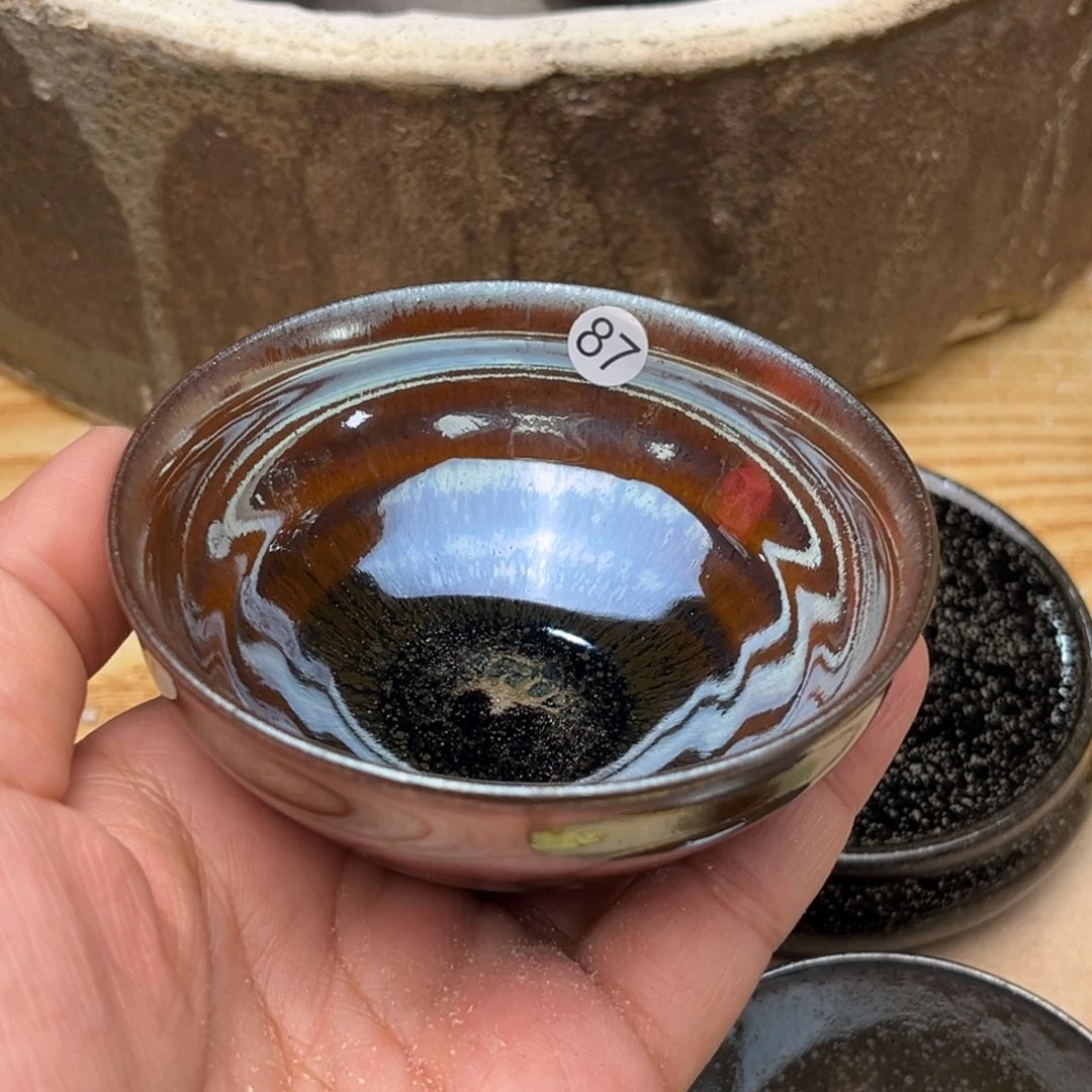 茶盏义兴龙窑坚持真柴烧