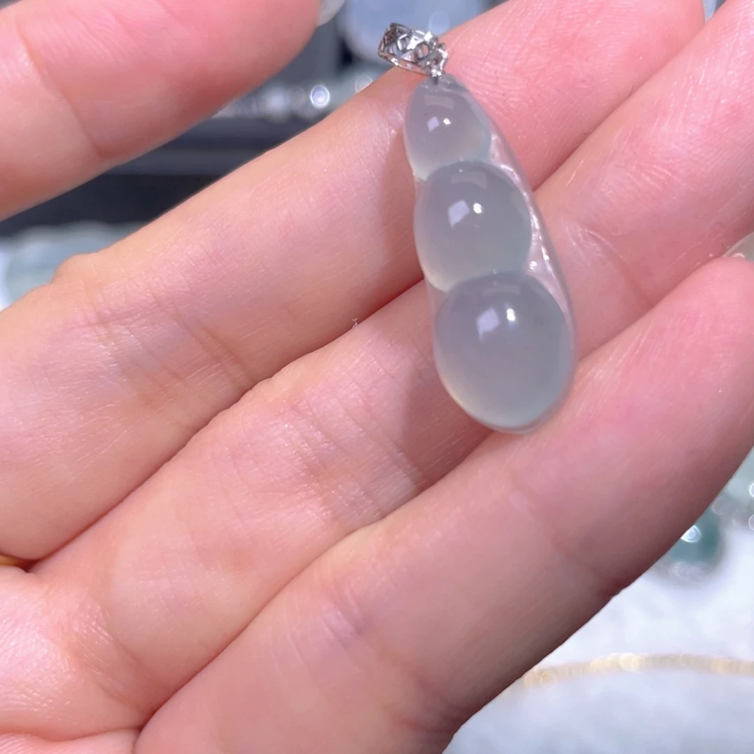 翡翠18K金镶嵌颈饰翡翠