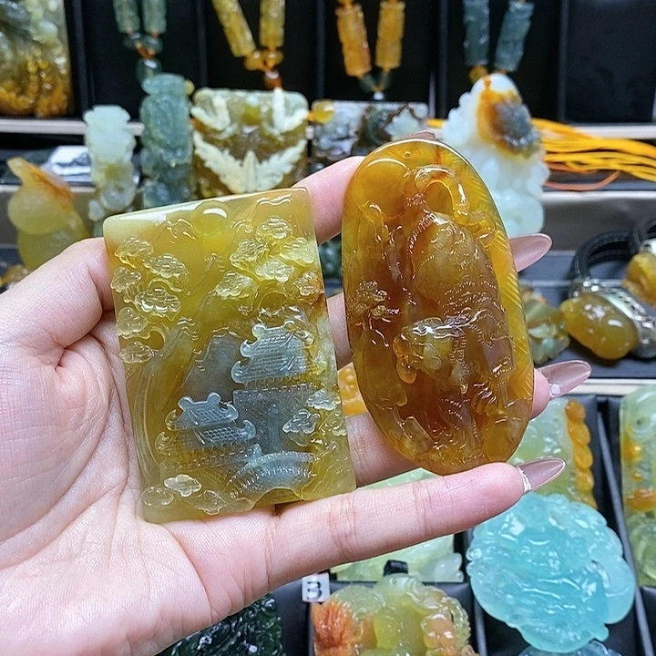 蛇纹石玉颈饰未镶嵌峰*