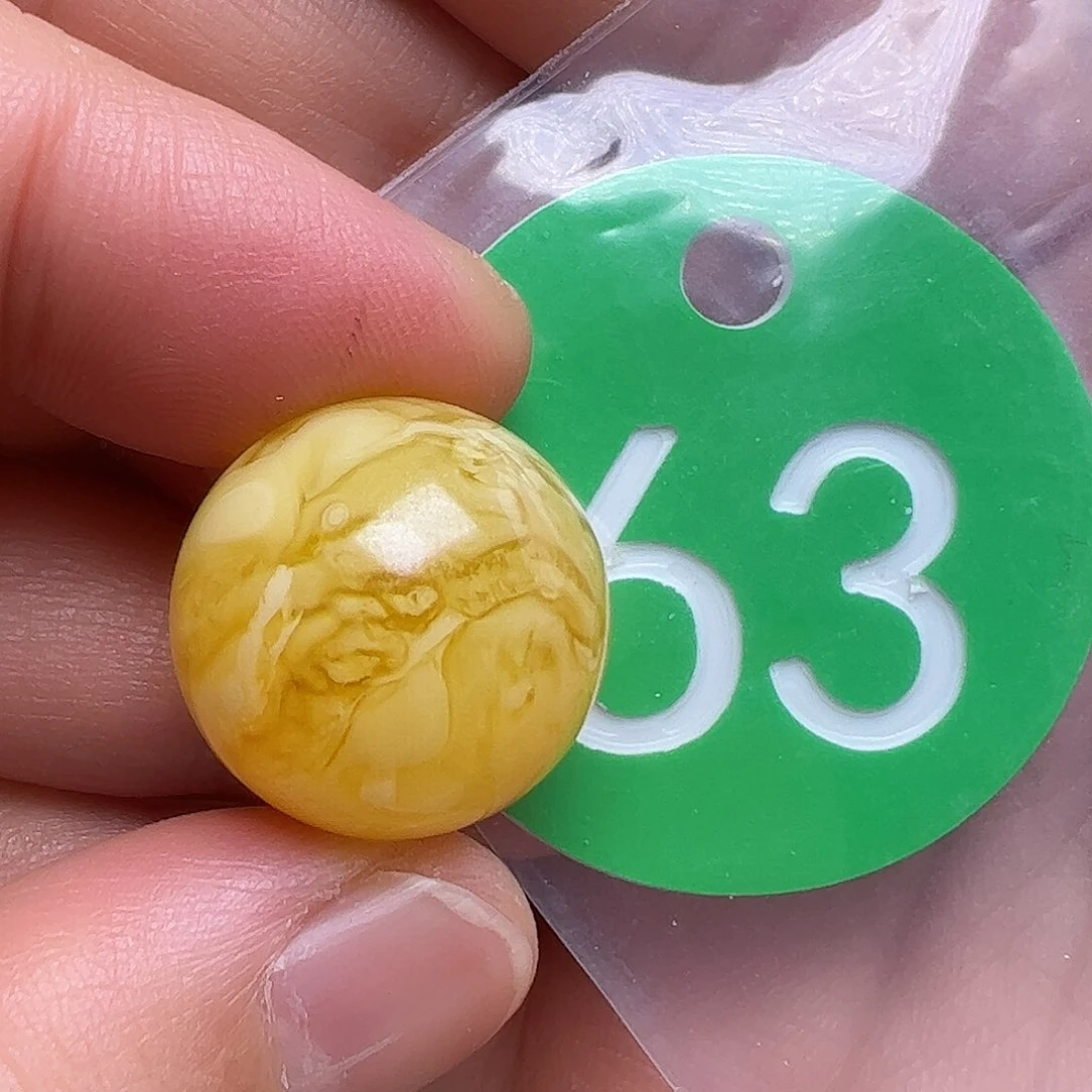 蜜蜡未镶嵌珠宝奇石巷****年17.7m m