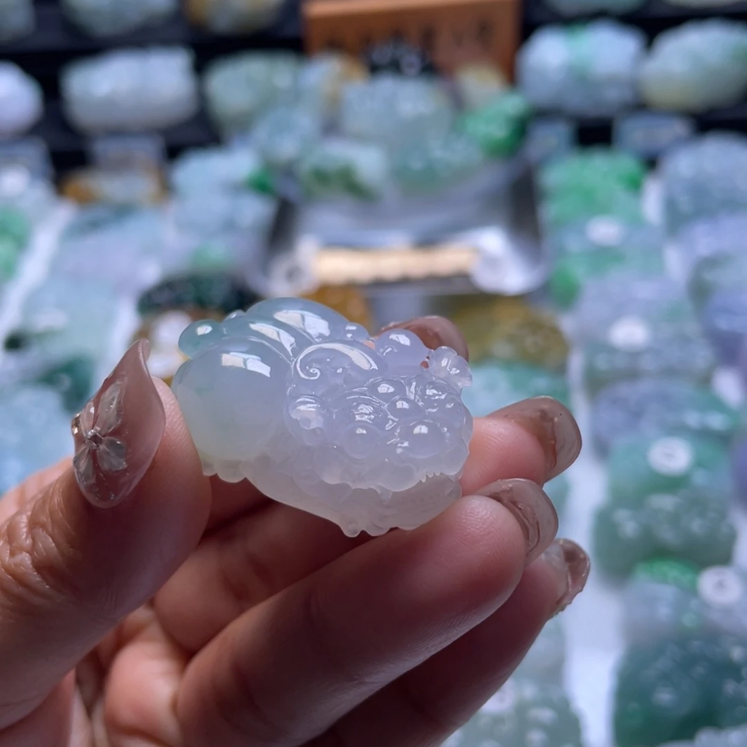 定制翡翠未镶嵌雪*灵貔貅