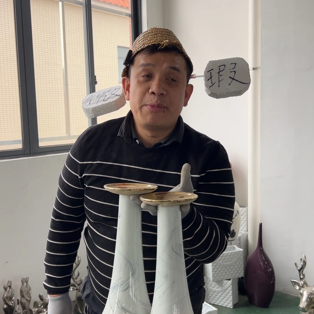 摆件70 号高中低温陶瓷瓶（部分微瑕）
