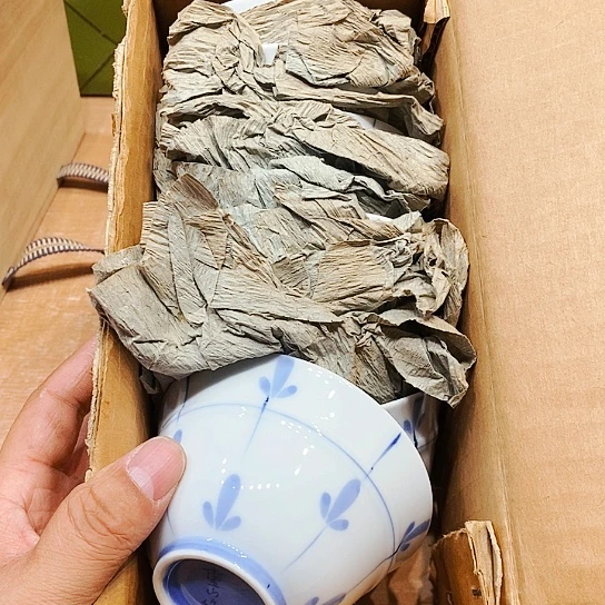 万千严选瓷器杂项如图所示千**酒