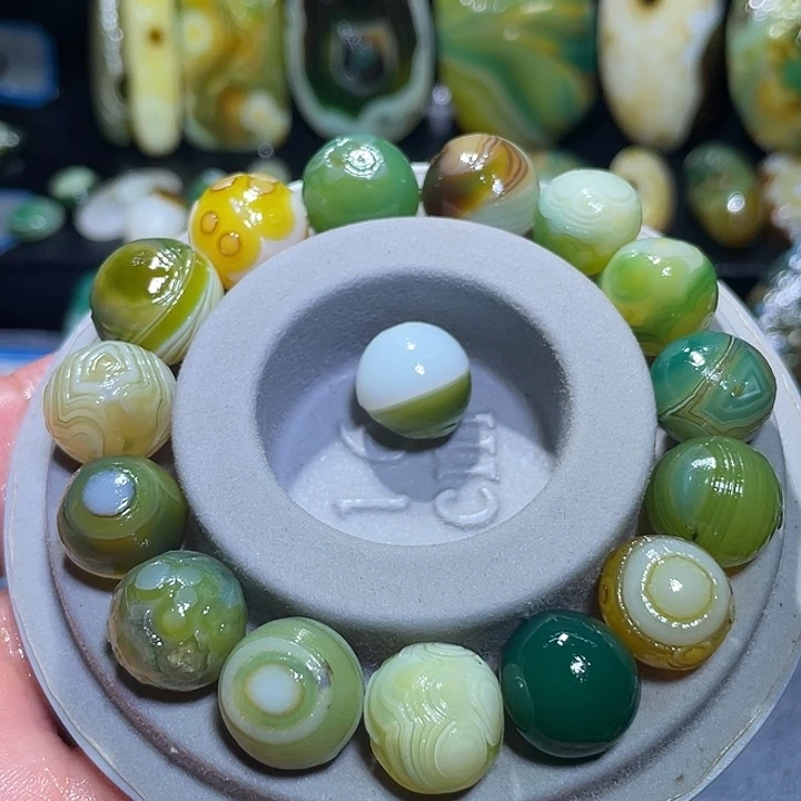 玛瑙/玉髓未镶嵌珠宝奇石