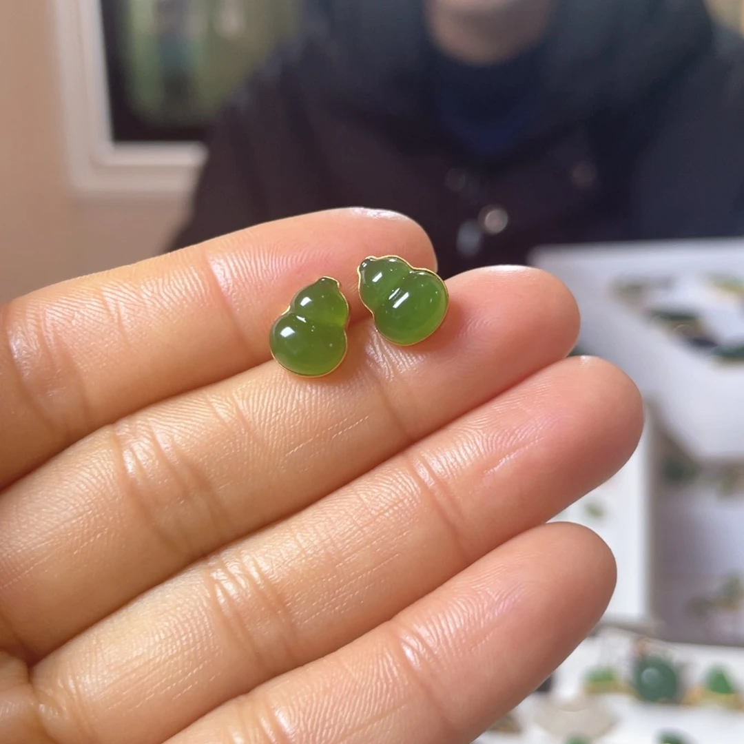 和田玉耳饰18K金镶嵌精***膀