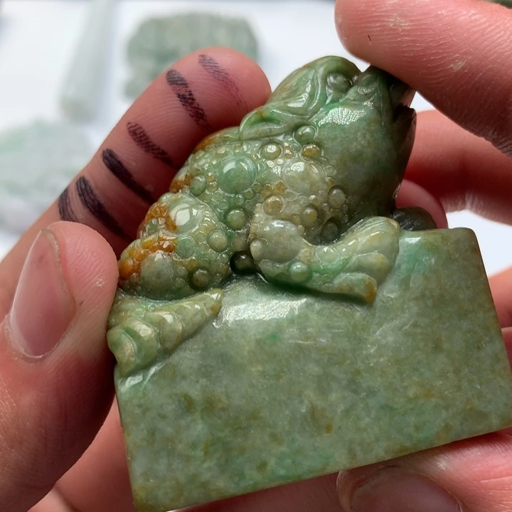 翡翠未镶嵌颈饰保真天然a货翡翠