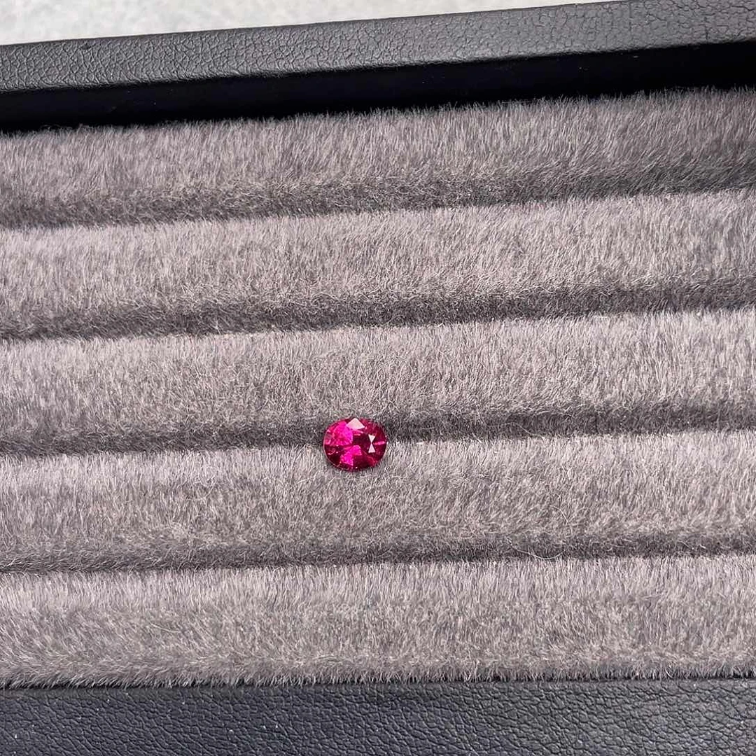 碧玺裸石未镶嵌卢比来火龙果色0.63ct