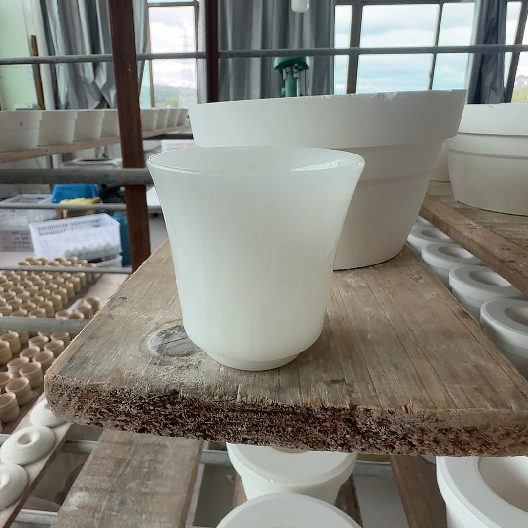 璞玉纯白马蹄杯容量约70毫升