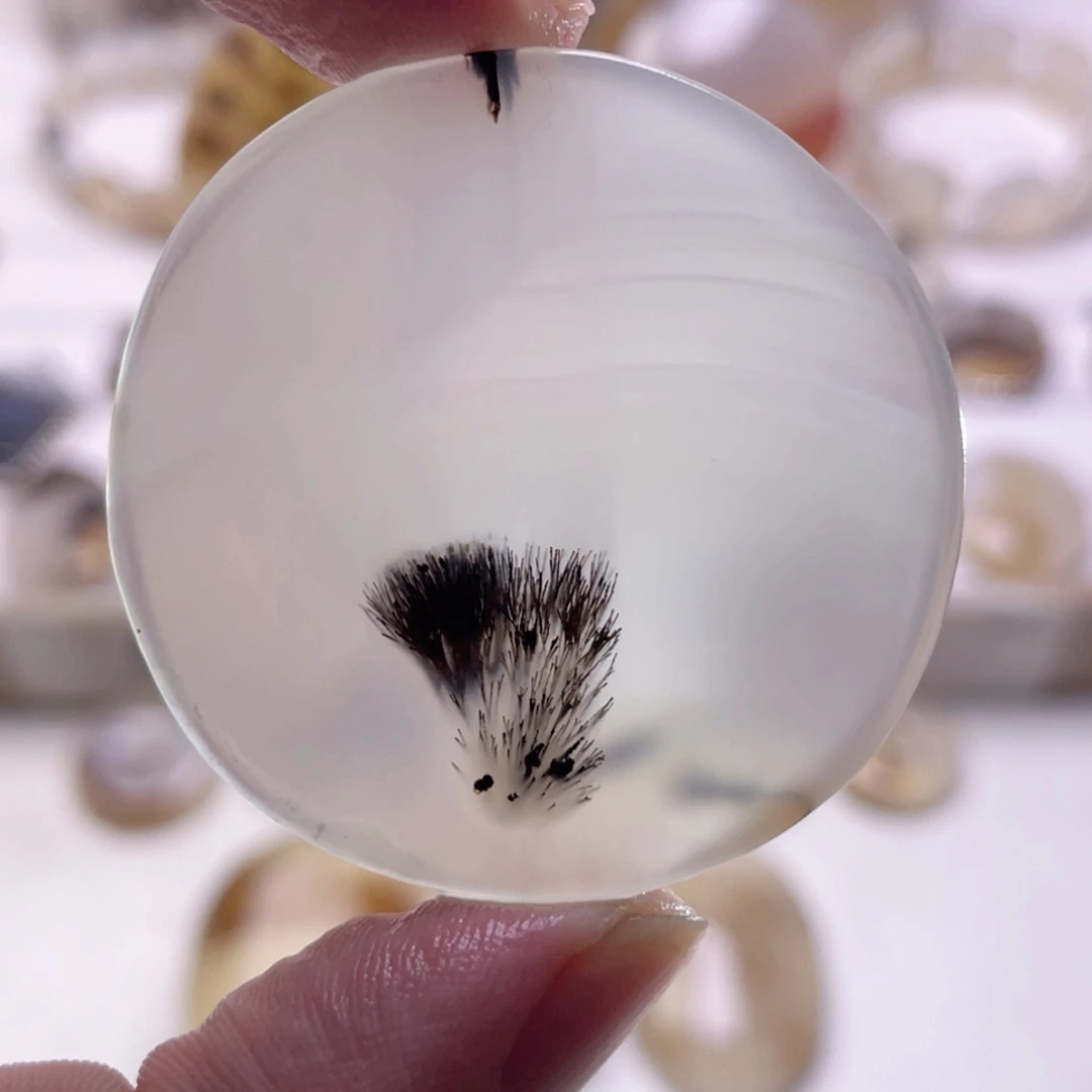 玛瑙/玉髓未镶嵌珠宝奇石