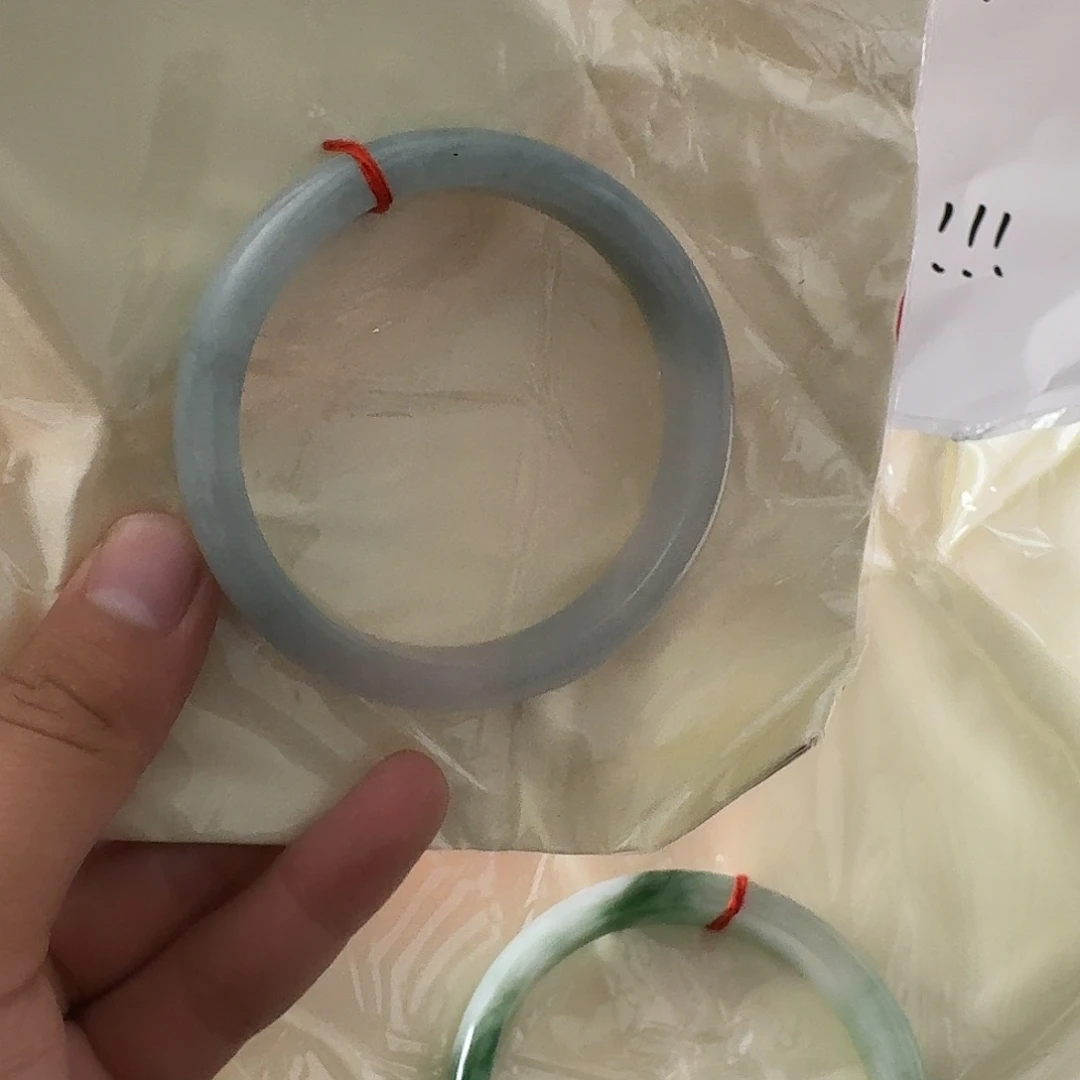 无非金属缅绿飘花手镯