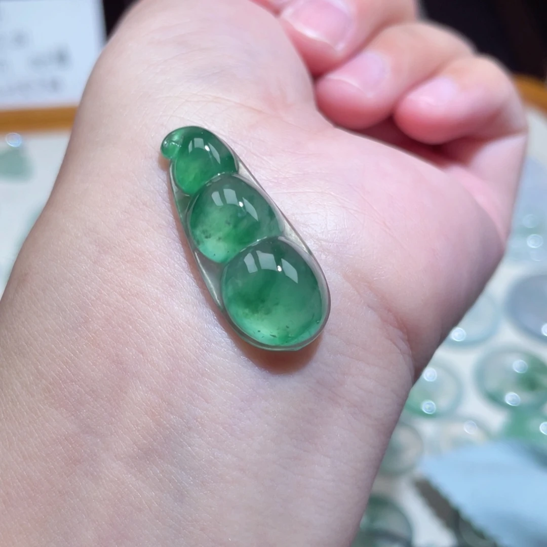 颈饰未镶嵌翡翠福豆