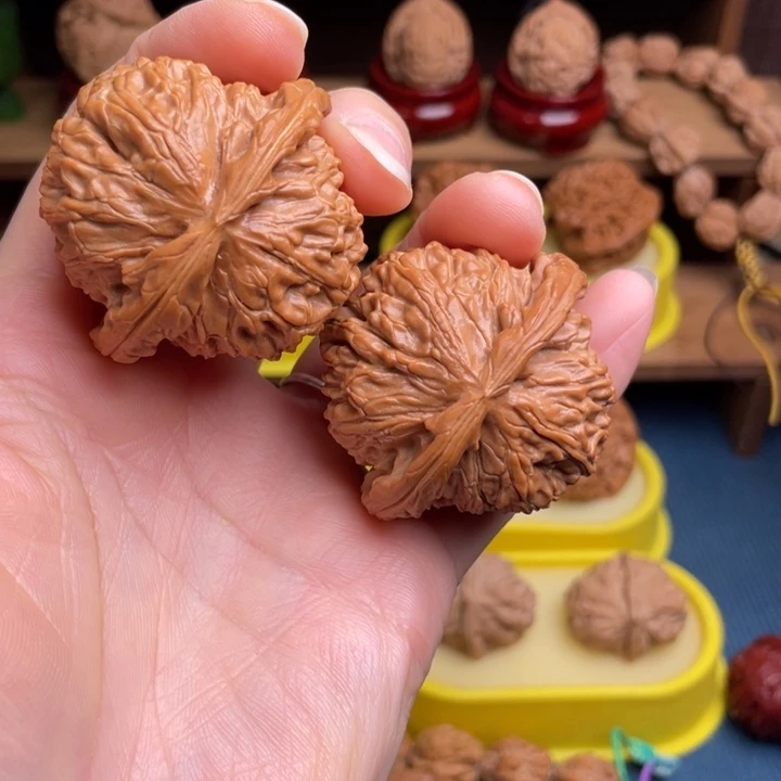 文玩核桃把件白狮子47