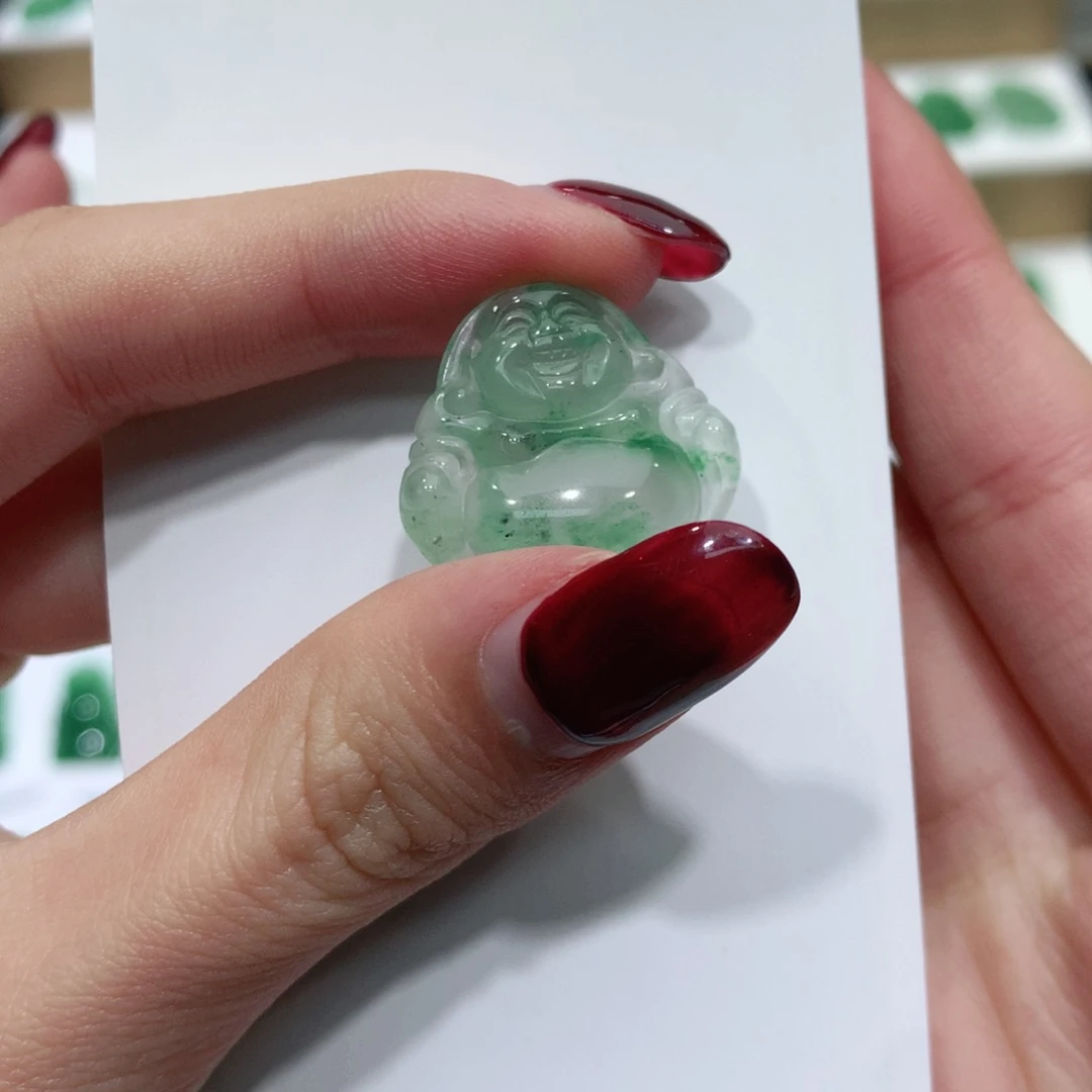 石英质玉（非洲翠）未镶嵌颈饰佛公